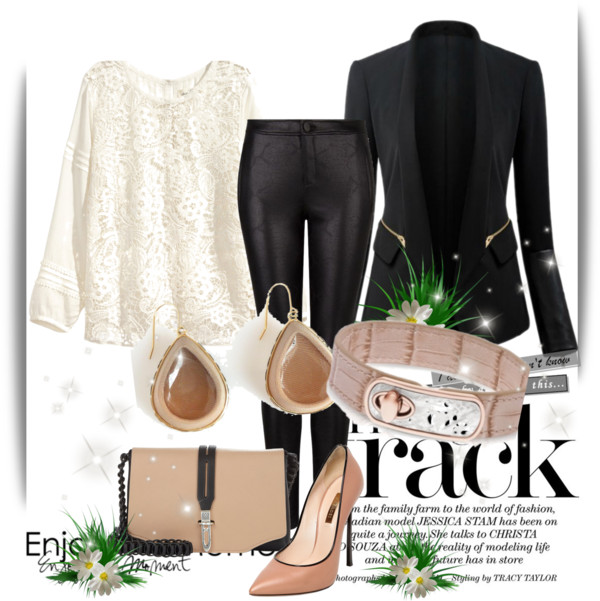 LOOK ROMANTIC AND ROCKER